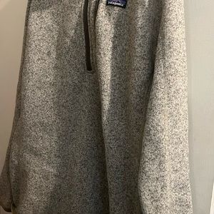 Patagonia long sleeve nice and clean wear a few times!!